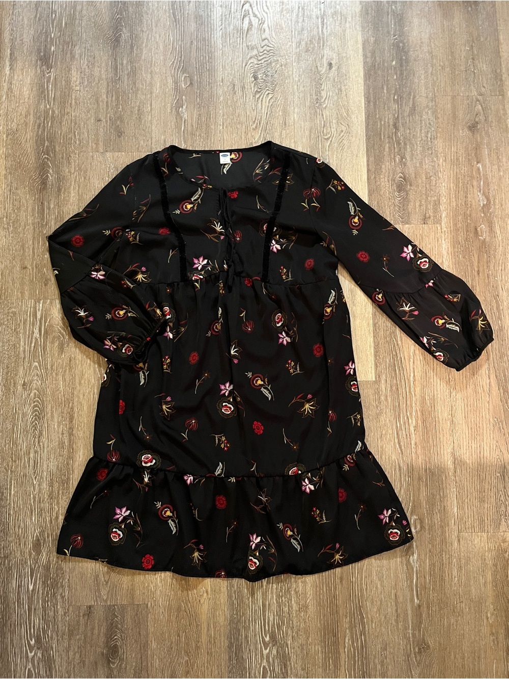 Old Navy Black Floral Ruffled Tunic